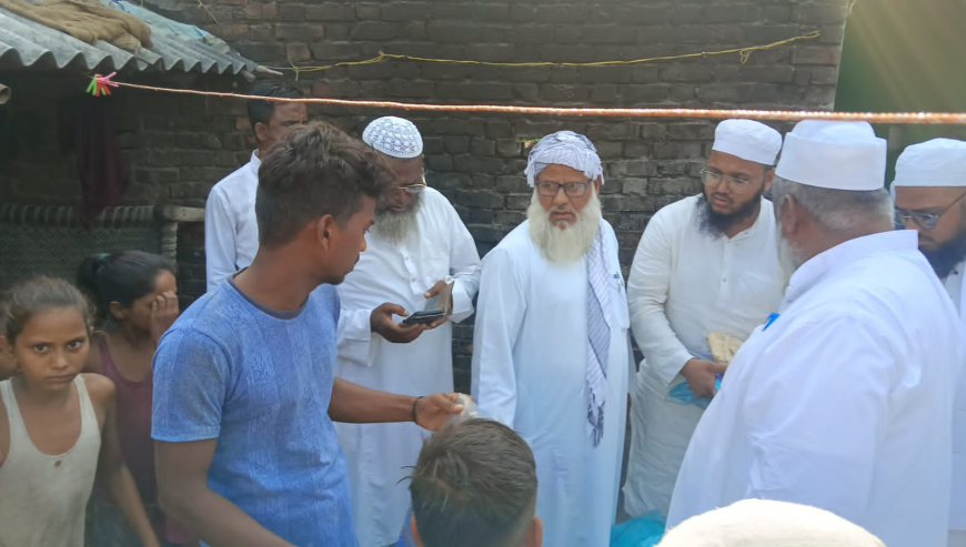 मौलाना सरवर क़ासमी का दौरा: दंगा प्रभावित इलाकों में जाकर पीड़ितों की मदद की।
