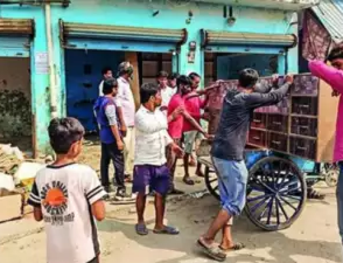 बहराइच में गरीबों को राशन वितरण | गाजी ए मिल्लत फाऊंडेशन