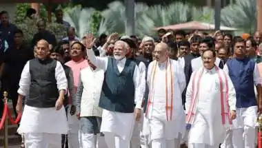 परिसीमन, महिला आरक्षण विधेयक आज होंगे पेश: संसद में कैसे बदलेंगे समीकरण?